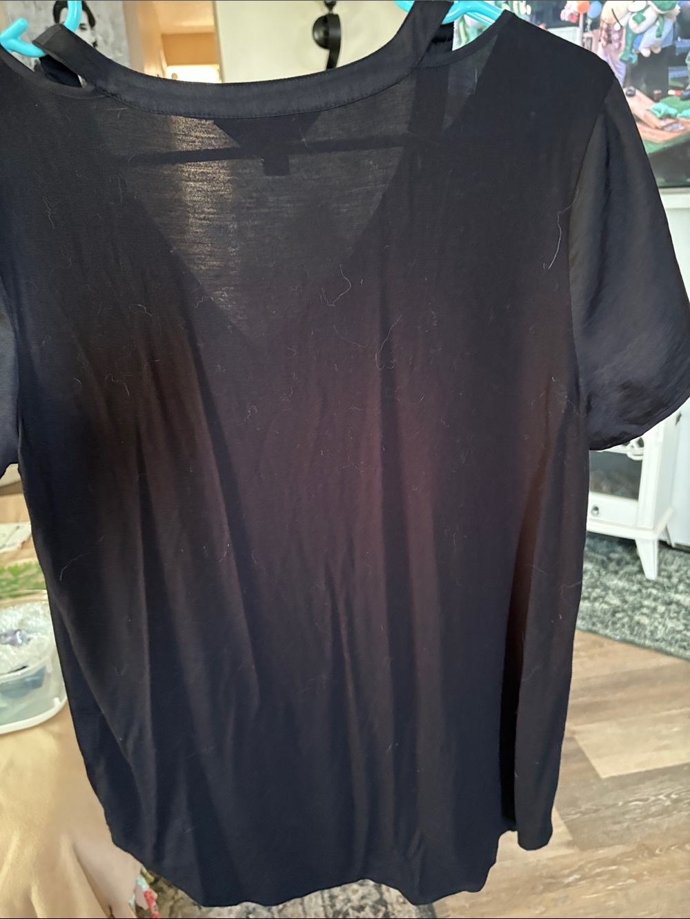 Rock & Republic Black Short Sleeve V-Neck Top with Studded Rose - Picture 6 of 6